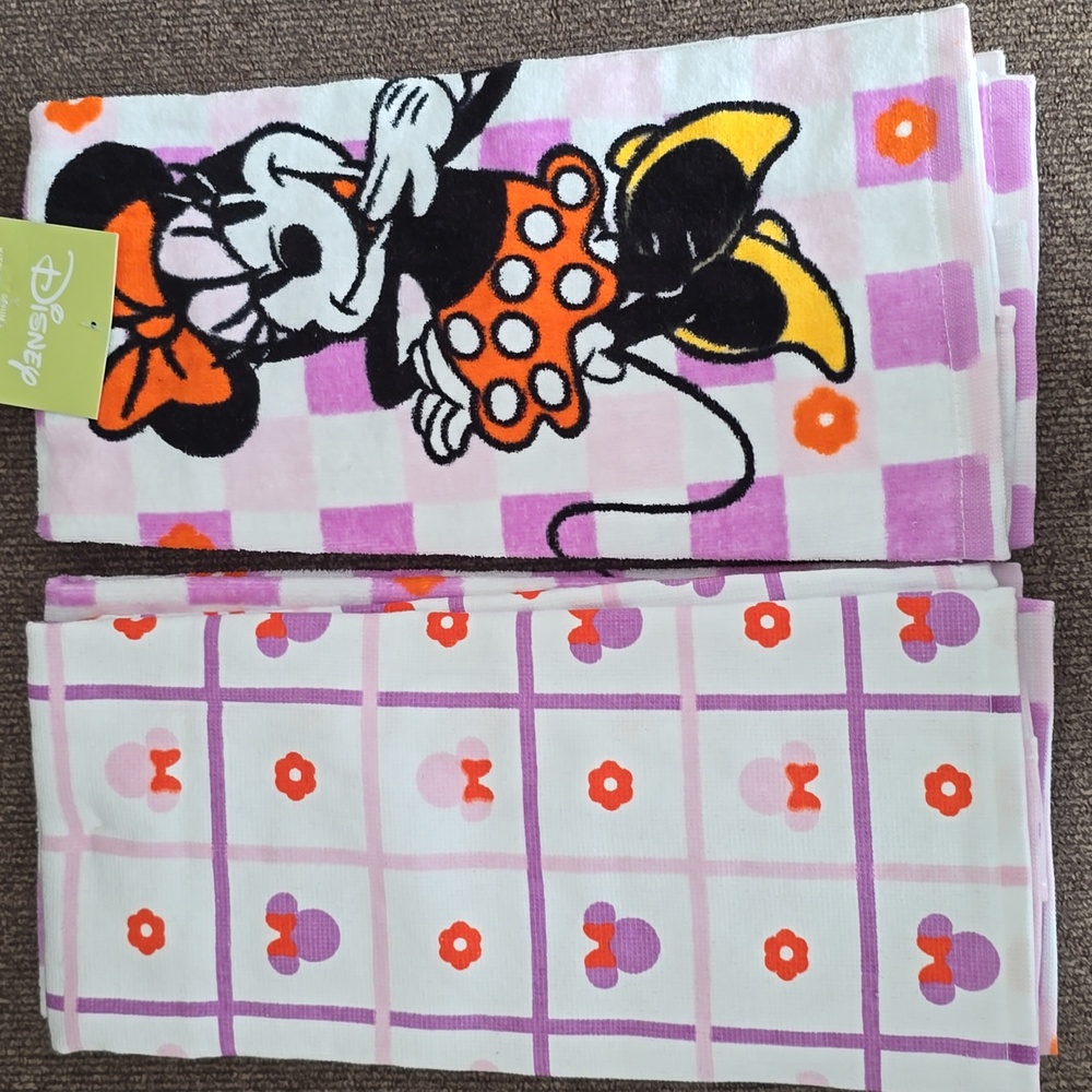 DISNEY MINNIE MOUSE SPRING KITCHEN HAND TOWELS BUNDLE OF 4 TOWELS